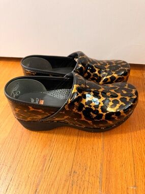 Dansko Leopard Print Patent Clogs - 38